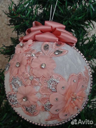 Шар на елку нежно персиковый