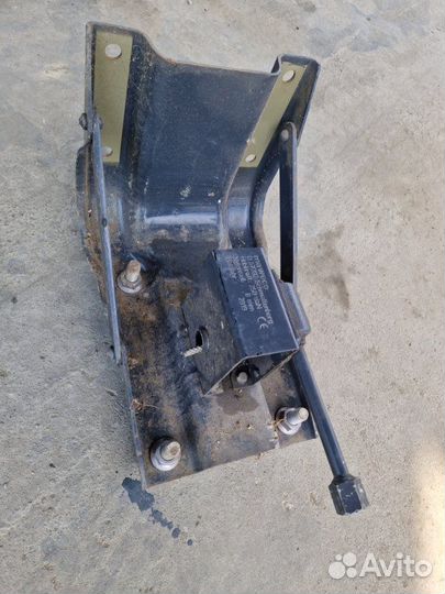 Крепление запасного колеса Daf Xf