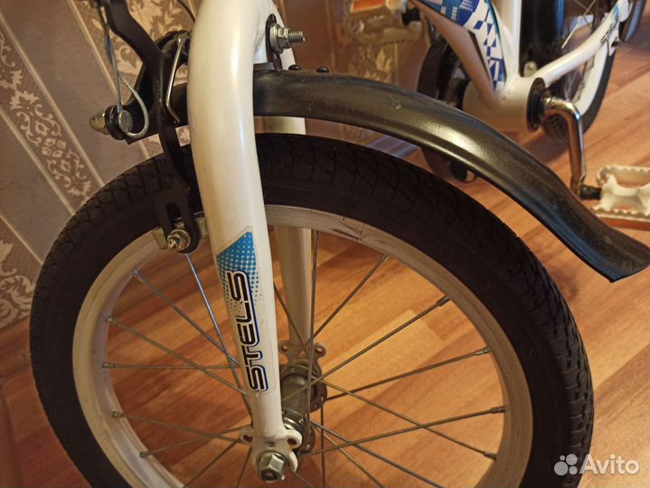 Детский велосипед Stels 16 + боковые колеса