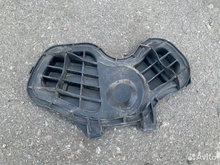 Крышка фары левой BMW E81, E82, E87