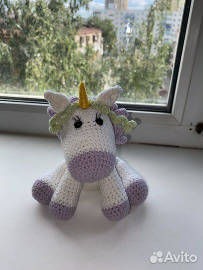 Вязаная игрушка единорог