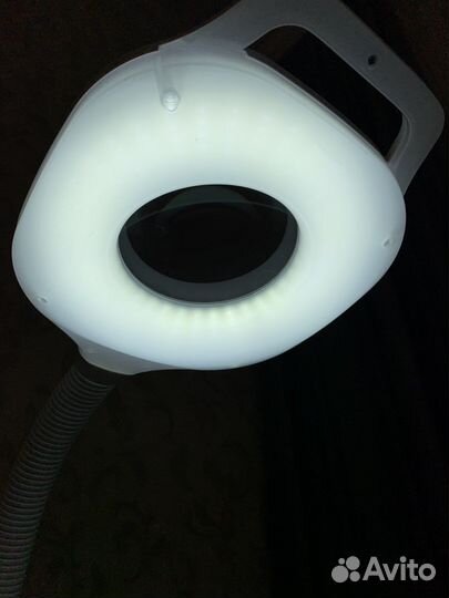 Лампа лупа для косметолога