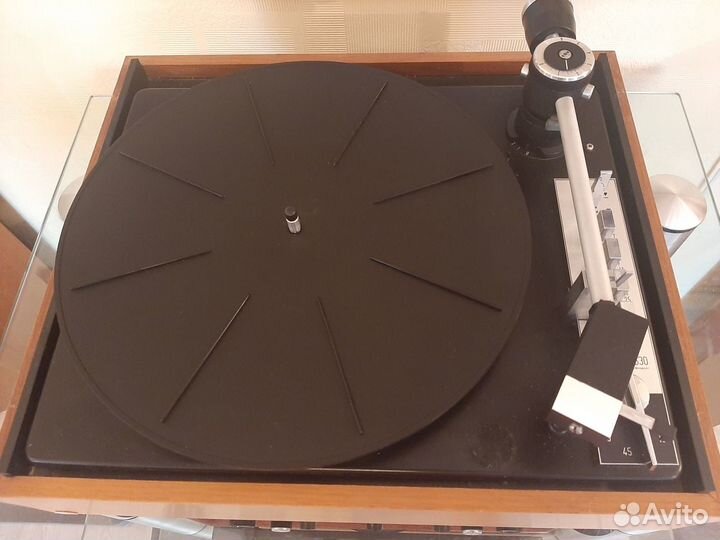 Проигрыватель винила Elac Miracord 630