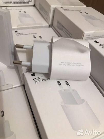 Блок зарядки iPhone