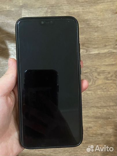 HONOR 10, 4/64 ГБ