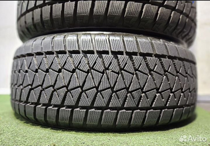 Bridgestone Blizzak DM-V2 255/55 R20