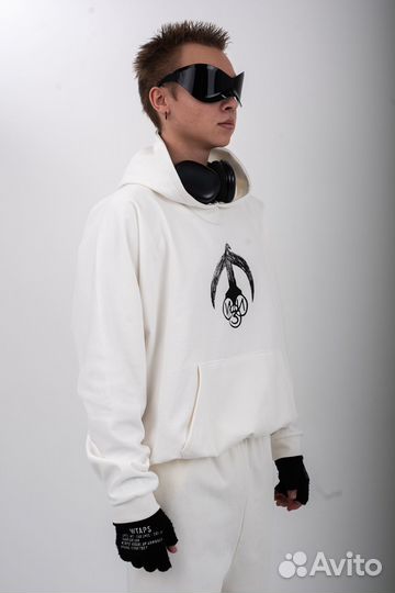 Худи Yeezy Vultures 2 China Concert in White