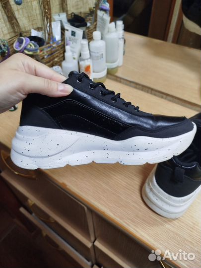 Кроссовки женские Pulse