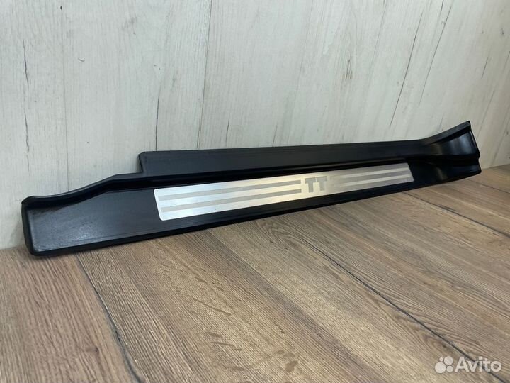 Накладка на порог салона правая Audi Tt 8N 2005