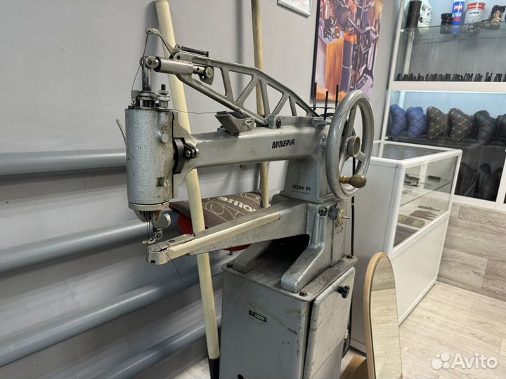 Рукавная швейная машина minerva