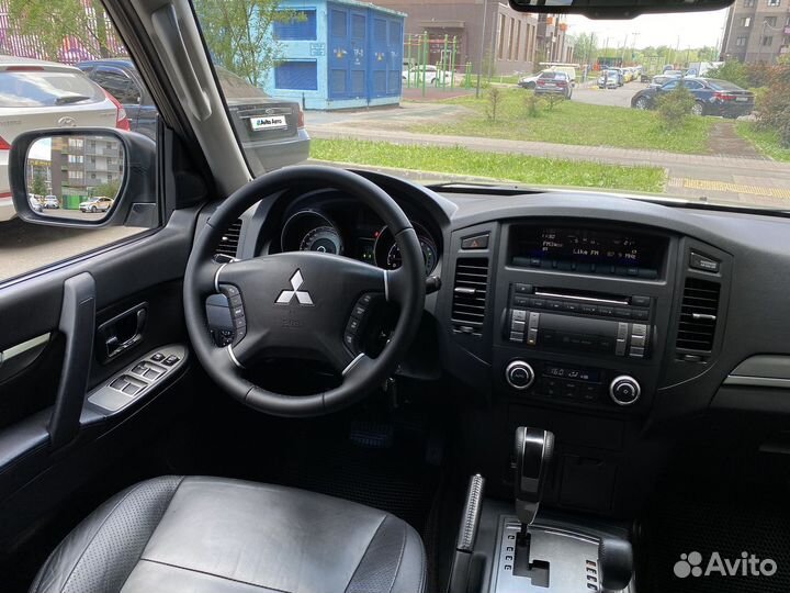 Mitsubishi Pajero 3.2 AT, 2012, 291 563 км