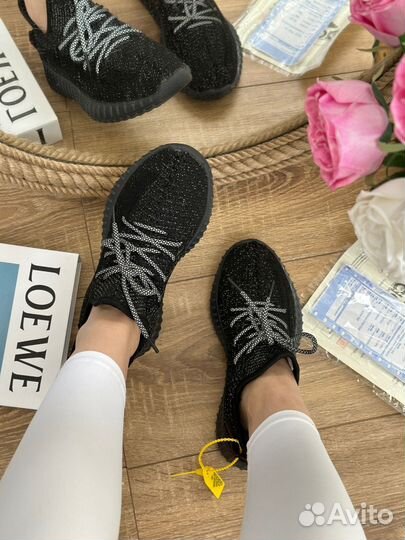 Новые кроссовки adidas Yeezy boost чёрные женские