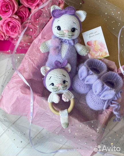 Вязаные наборы подарок на выписку из роддома