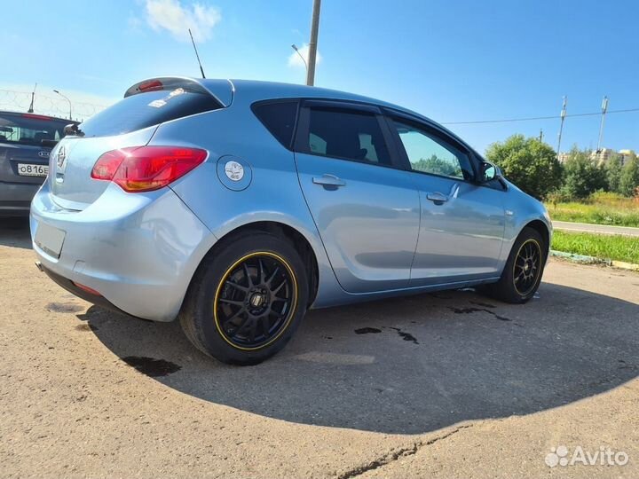 Opel Astra 1.6 AT, 2011, 155 000 км