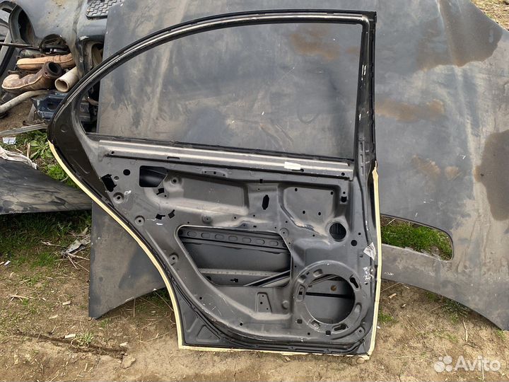Заднне левая дверь новая Мерседес w211