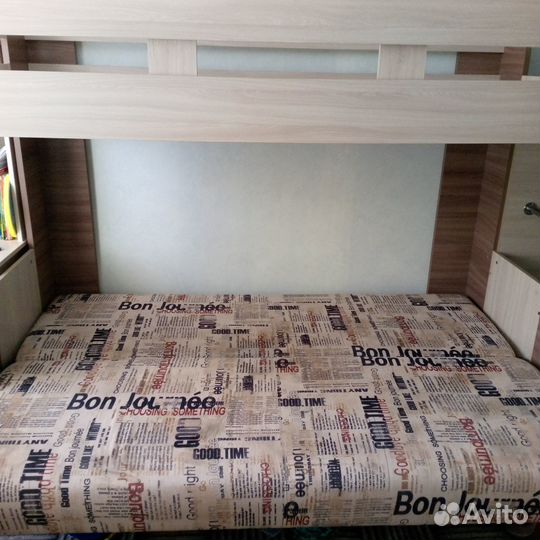 Двухъярусная кровать с диваном