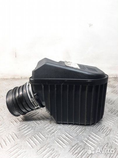 Резонатор воздушного фильтра Mercedes-Benz C-Class