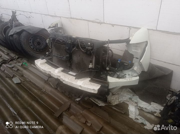 Передняя панель телевизор Nissan serena C25