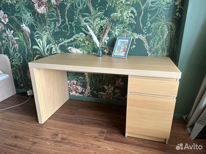 Письменный стол IKEA мальм 140 см