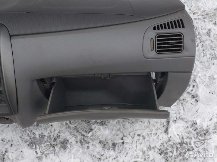 Mazda Primacy торпеда в сборе решётки, бардачок