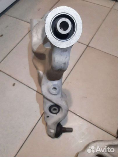 Рычаги передние нижние Infiniti G25/G35/G37/Q40