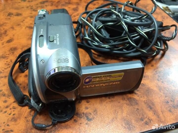 Видеокамера Sony DCR-DVD205 1MP DVD