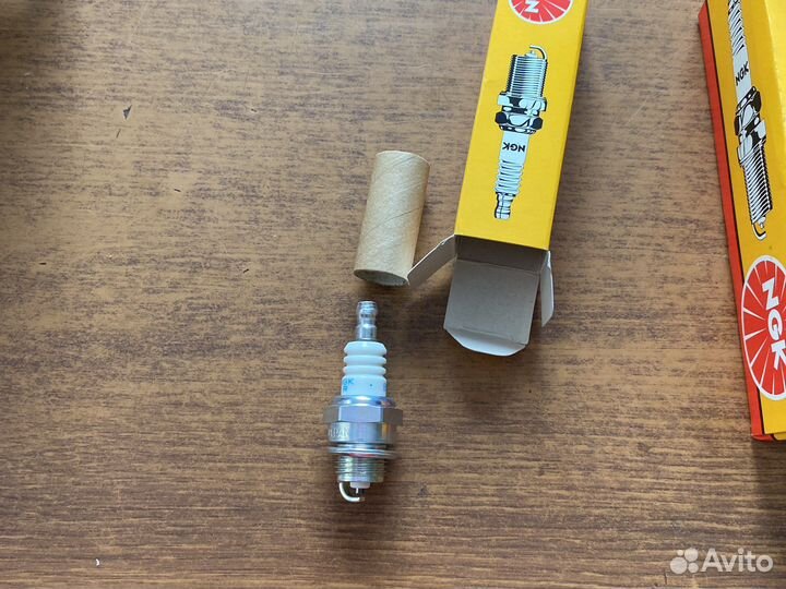Свечи для бензокосы, свеча зажигания