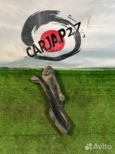 Пыльник крыла передний правый Nissan Serena GFC27