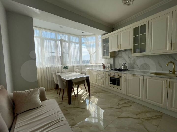 2-к. квартира, 77,7 м², 8/10 эт.