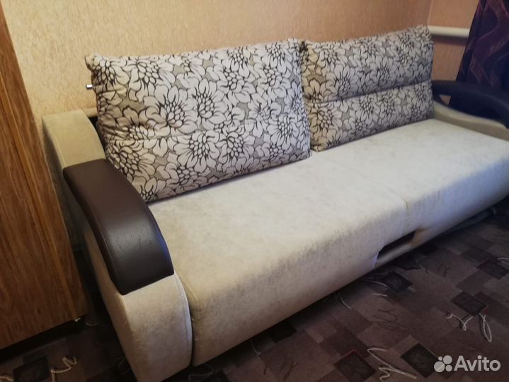 Продаётся диван