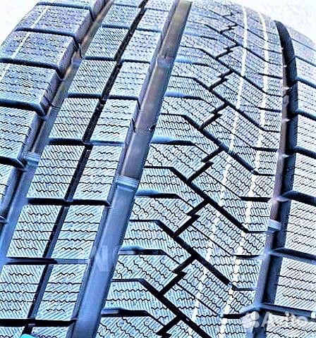 Triangle PL02 245/40 R18