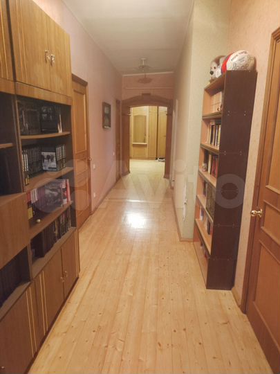 3-к. квартира, 110,5 м², 2/5 эт.