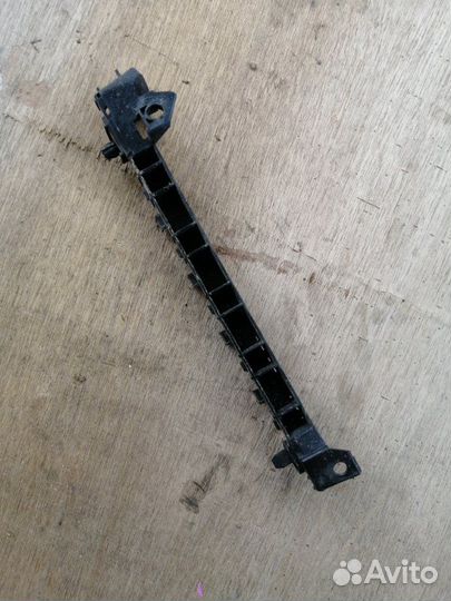 Крепление бампера переднее левое Subaru Impreza