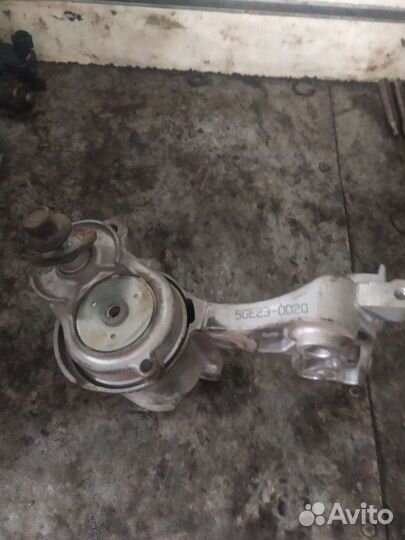 Натяжитель приводного ремня LC 120 prado