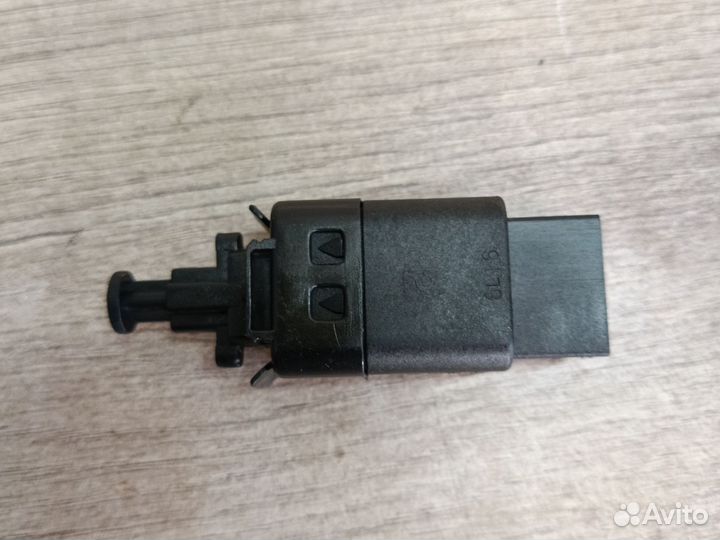 Датчик включения стоп сигнала Chevrolet lacetti