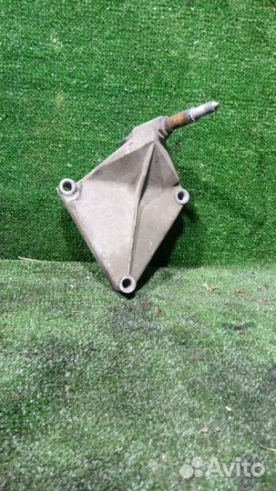 Кронштейн опоры кпп Renault Megane