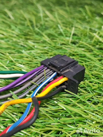 Фишка для подключения активного сабвуфера