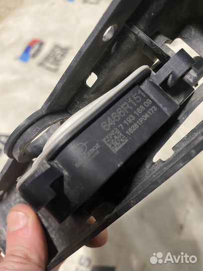 Моторчик жалюзи вентилятора BMW F10