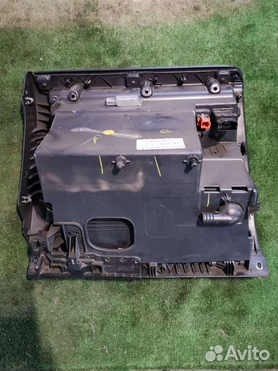 Бардачок Volkswagen jetta 6