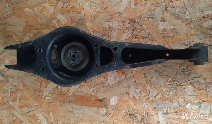 Нижний рычаг Volkswagen Passat B6