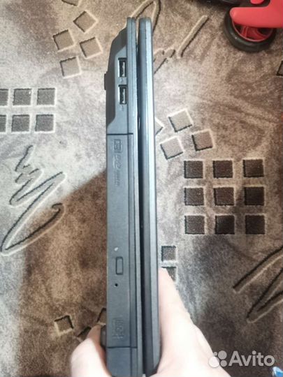 Ноутбук emachines e528