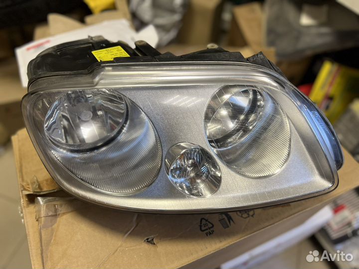 Фара передняя правая VW Caddy/Touran 2K0941006B