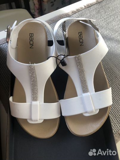 Сандали и болетки для девочки новые