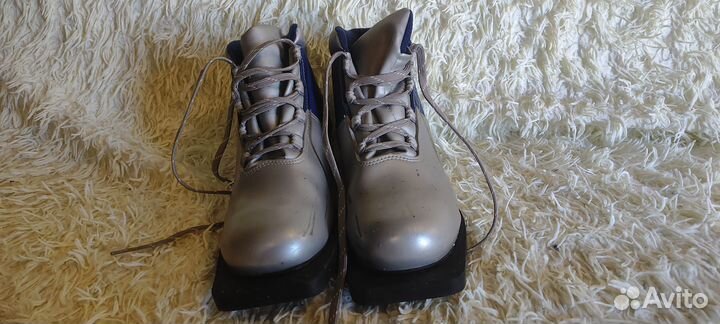 Лыжные ботинки