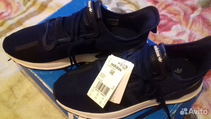 Продажа кроссовок Adidas