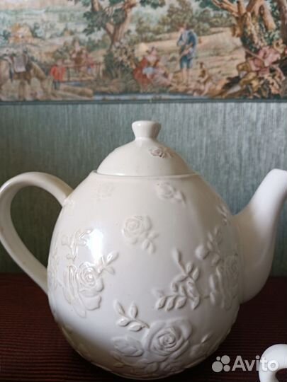Чайник заварочный и чашки фарфор
