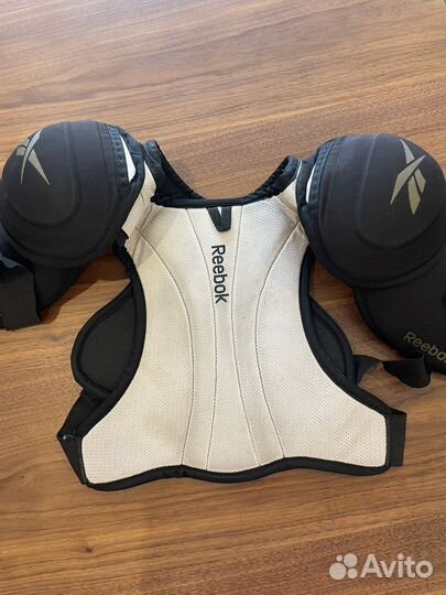 Нагрудник хоккейный юниорский