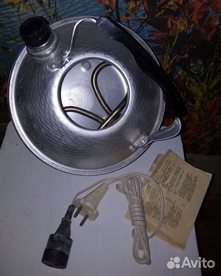 Электрический чайник со свистком