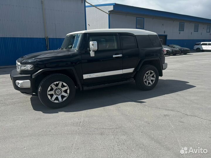 Молдинг двери toyota FJ cruiser