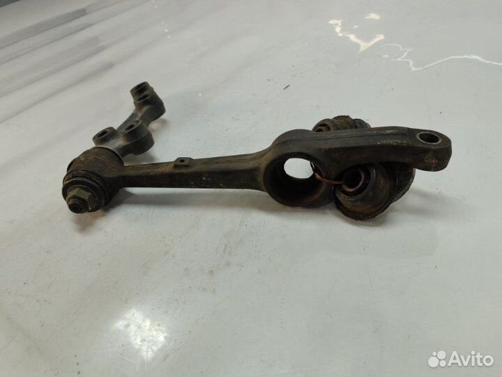 Рычаг подвески нижний передний правый Toyota Vista